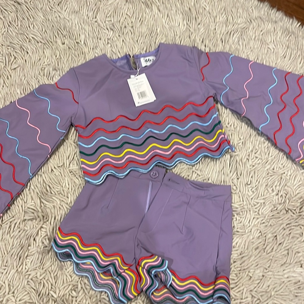 Lola and the Boys - girls shorts outfit -size 10.
